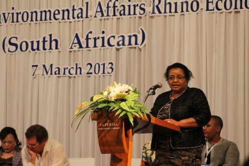 South Africa hosted a series of side events at CoP16 to push for legal trade in rhino horn. Photo by Annamiticus